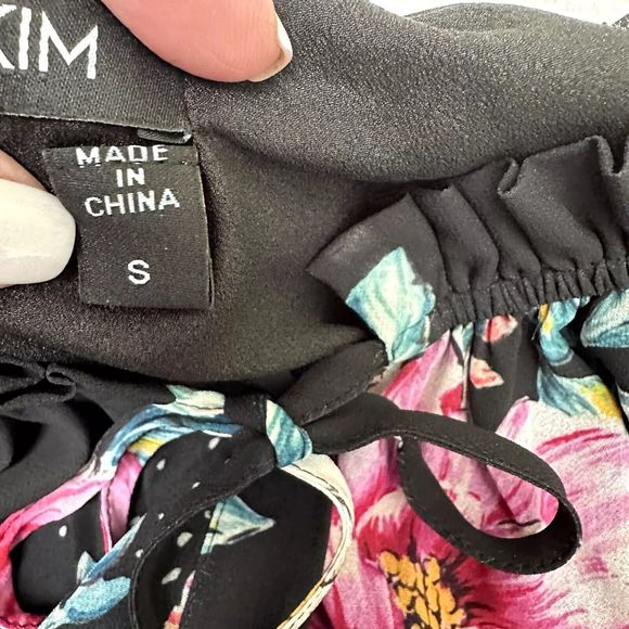 Yumi Kim Women’s Silk Blouse Sz S Black Pink Floral Print Tie Ruffled Neck - Picture 9 of 14